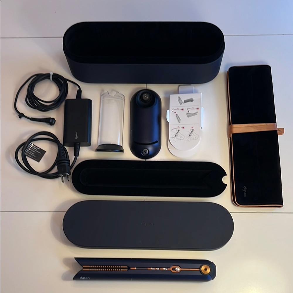 Dyson Corrale Hair Straightener Set - Blue/Copper. Used twice, Perfect condition